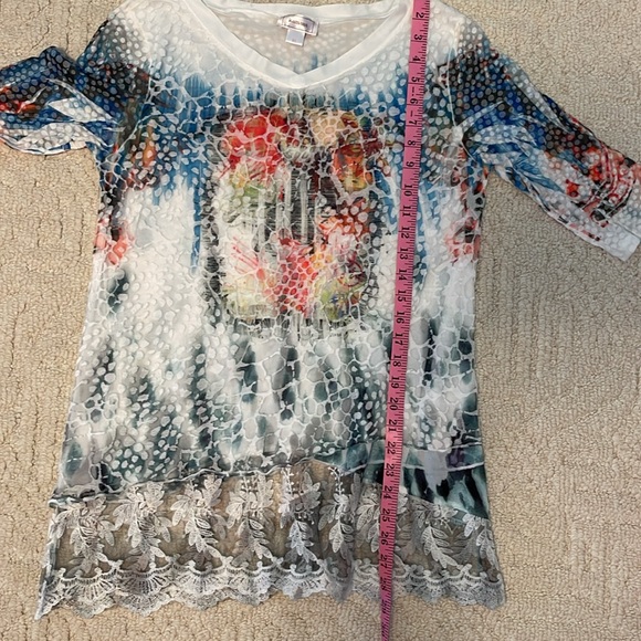 Gorgeous V-neck asymmetrical sheer over printed lining, scalloped lace bottom XL - Picture 7 of 10